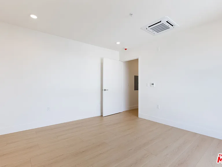 8561 Belmont St #7 — Photo 15