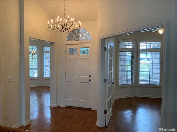 3rd image of 2 Mackenzie Court