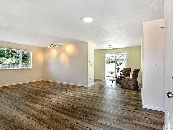 4th image of 2722 Green River Ct