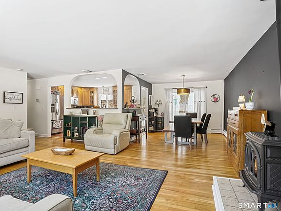5th image of 16 Deepdene Road