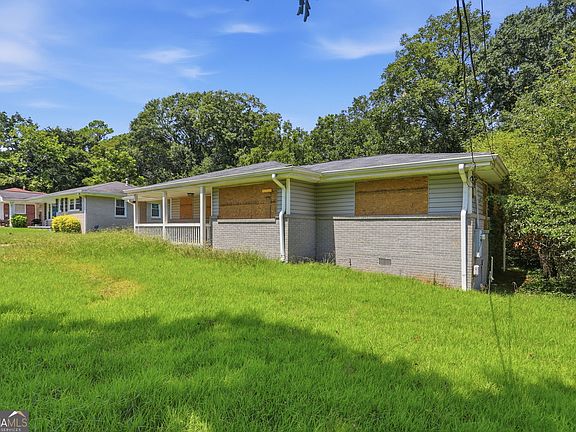 3rd image of 2824 Lynda Pl