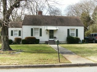 251 Country Club Dr, Eden, NC 27288