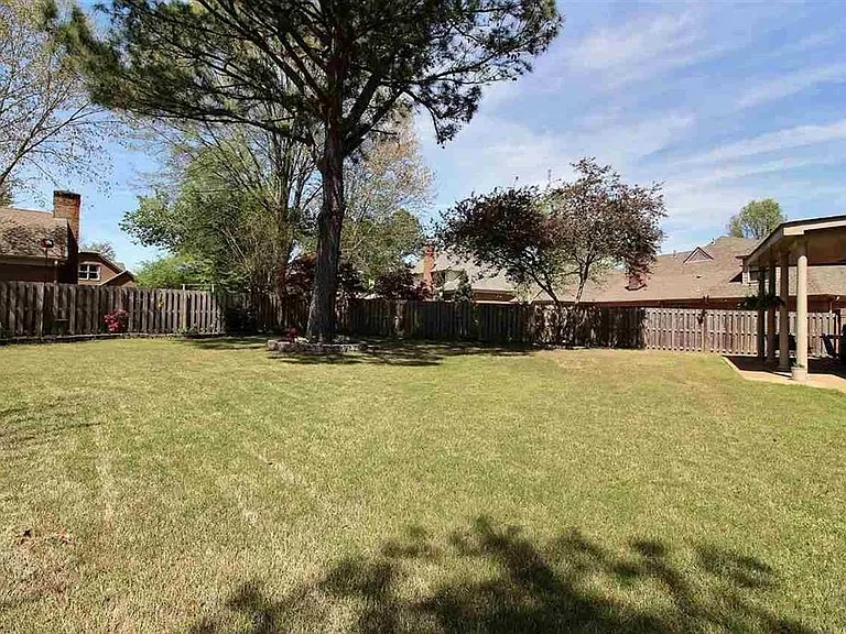 2345 Linkenholt Dr — Photo 23