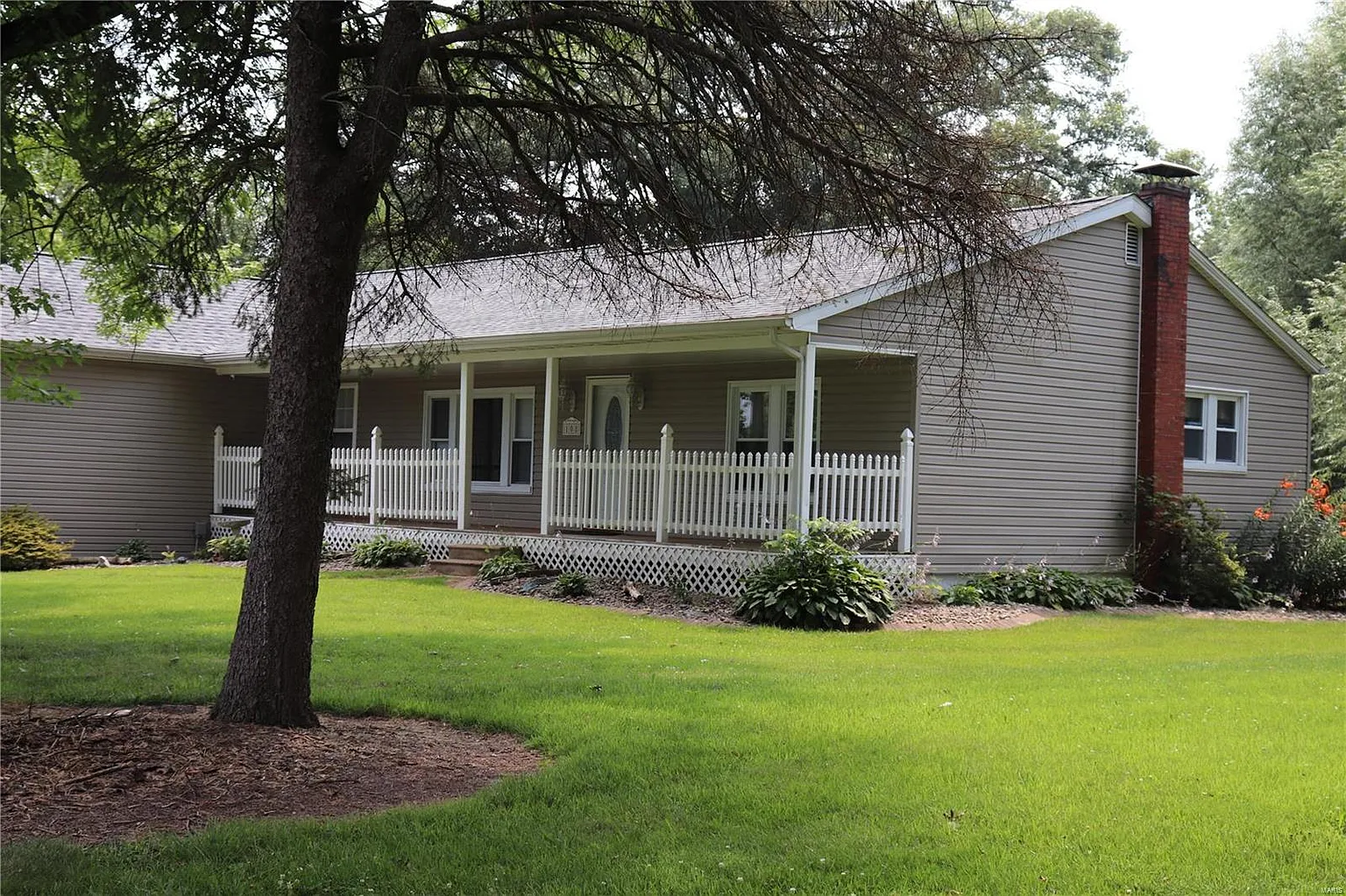 108 Omega Dr photo 1