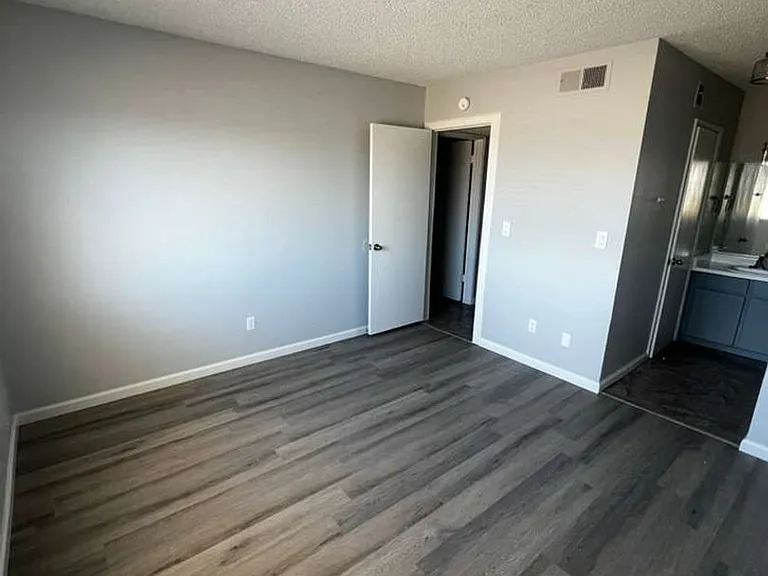 5662 E Lake Mead Blvd — Photo 5