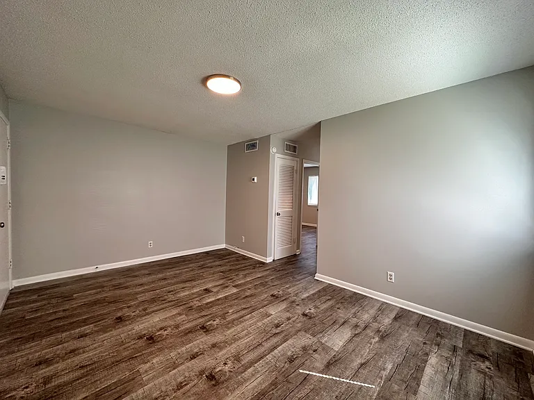 1020 E Mountcastle St #34 — Photo 3
