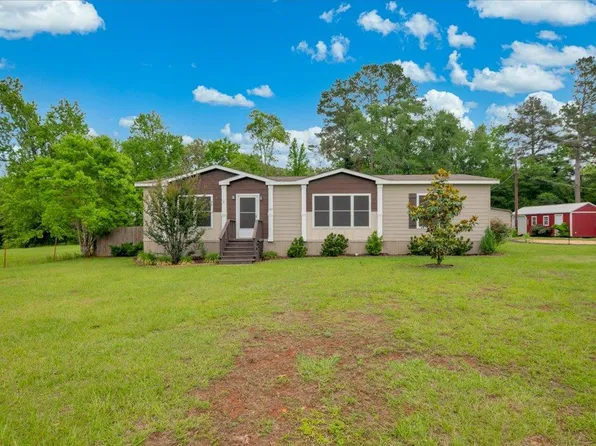 572 4th St, Cushing, TX 75760