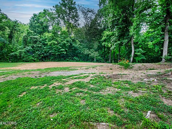 2nd image of 200 Midway Dr