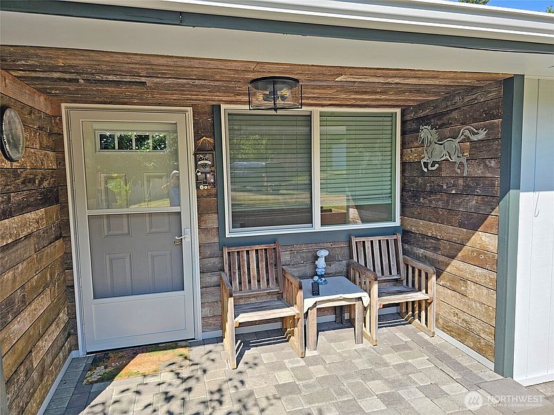 4th image of 2024 Lorraine Drive SE