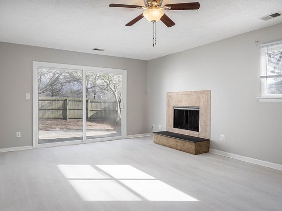 3rd image of 4302 Lumberjack Dr