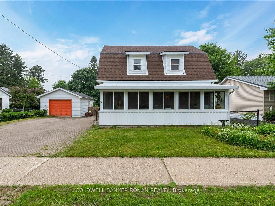 116 Main St W