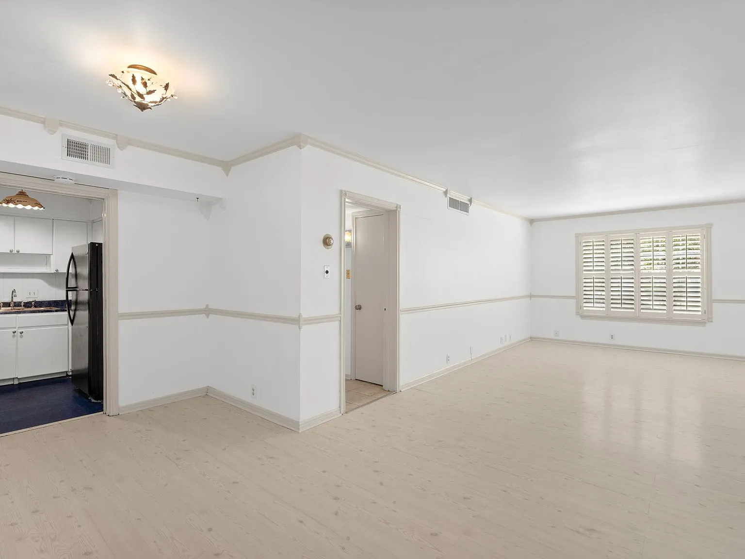 1 bed, 1.0 bath, 744 sqft, $1,125 — Photo 4
