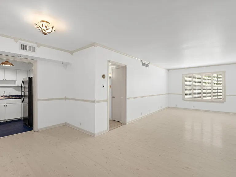 2601 Bellefontaine St #B105 — Photo 4