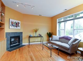 946 W Fry St UNIT 2E, Chicago, IL 60642