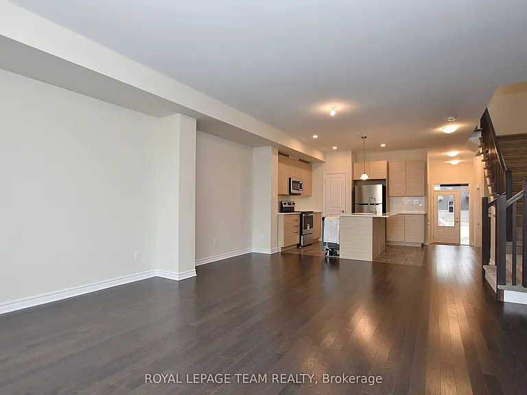 30 Rookie Cres — Photo 6