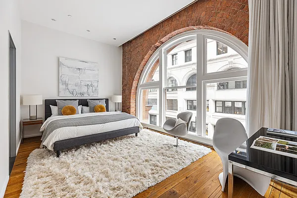 Sold by Compass | media 7