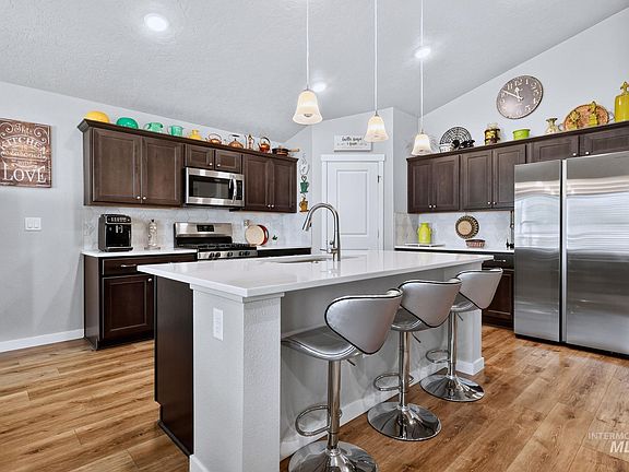 5th image of 672 E Warrior Basin St