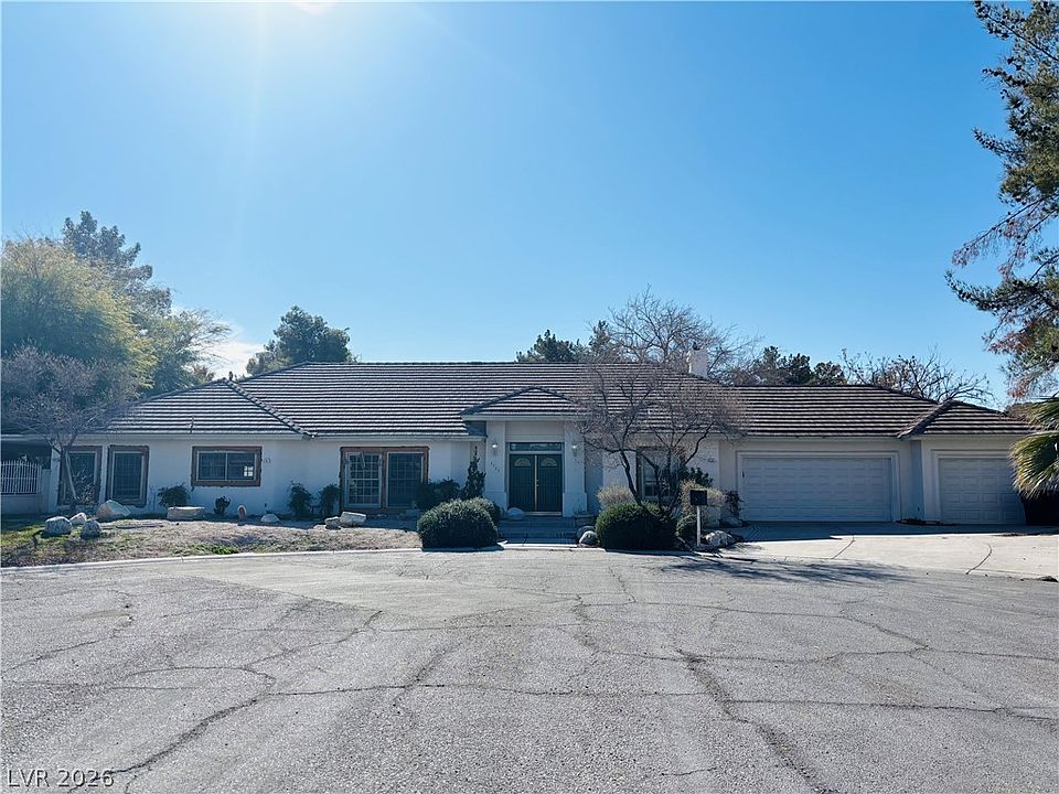 1st image of 3725 E Quail Ave