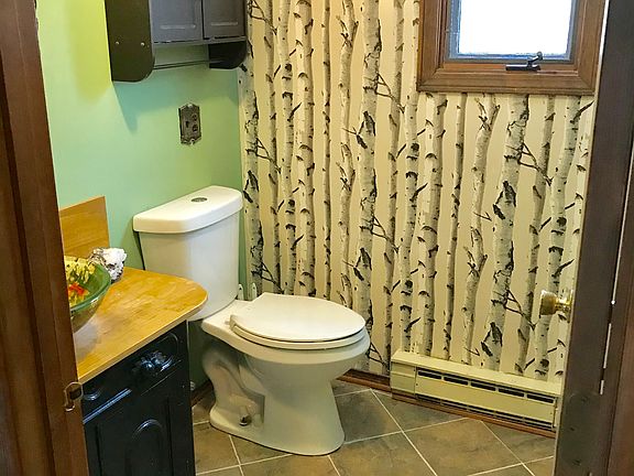 1st floor half bathroom