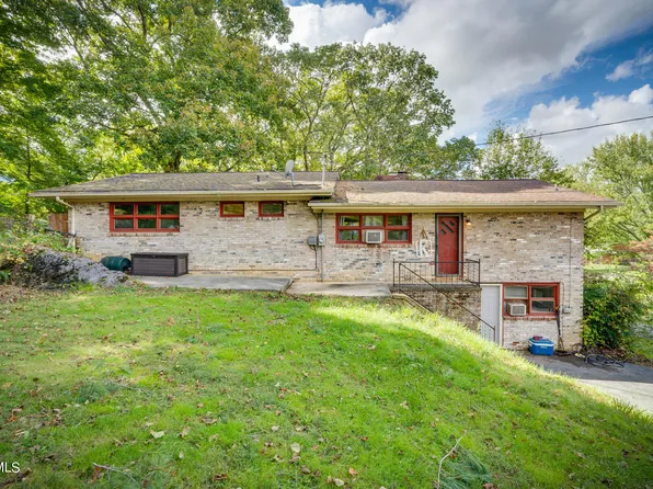 104 Hillmont Dr, Johnson City, TN 37601