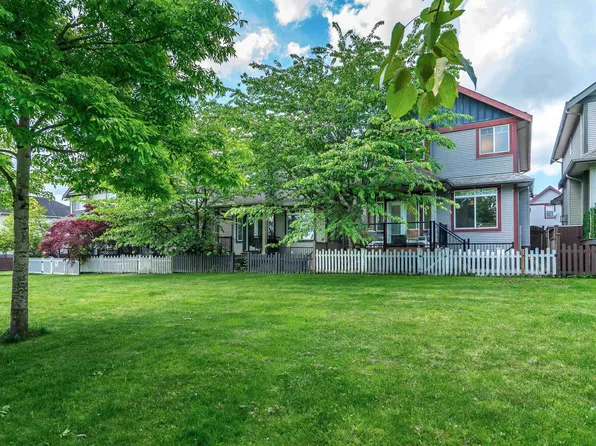 6668 195th St, Surrey, BC V4N 0C3