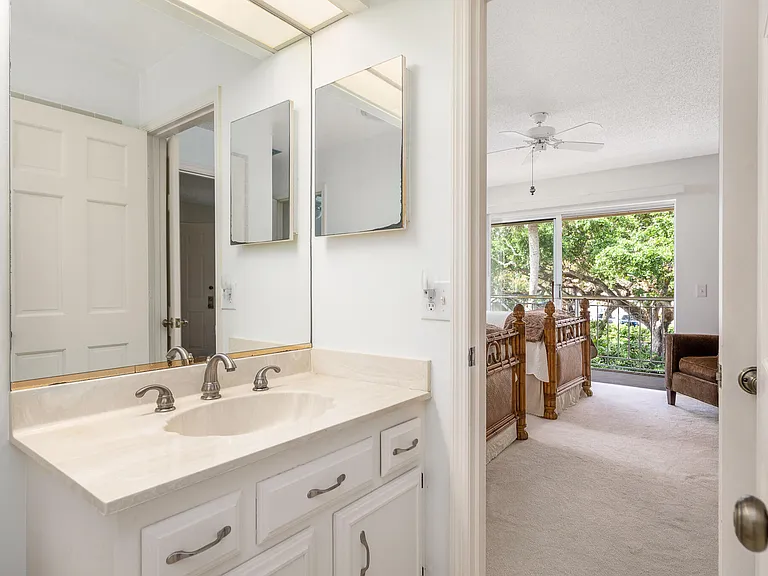 101 W Park Shores Cir #2 — Photo 30