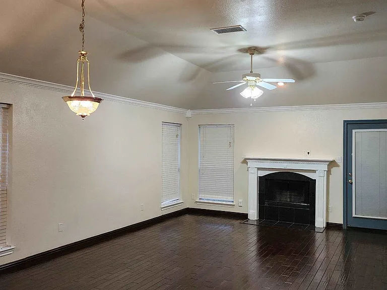 6607 Watch Hill Ct — Photo 3