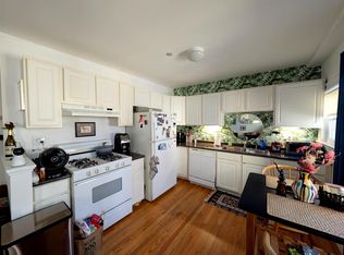 33 Roberts Rd #3L, Cambridge, MA 02138