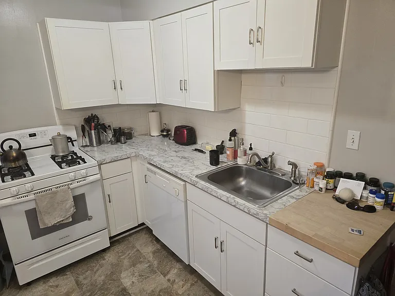 Kitchen workspace alt view