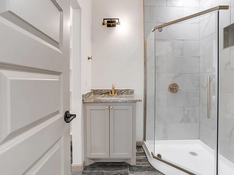 2506 N Douglas Ave — Photo 45