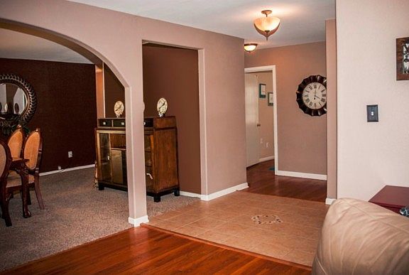 2nd image of 1929 Wayside Dr