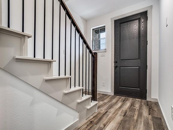 2nd image of 2747 Levee Ln