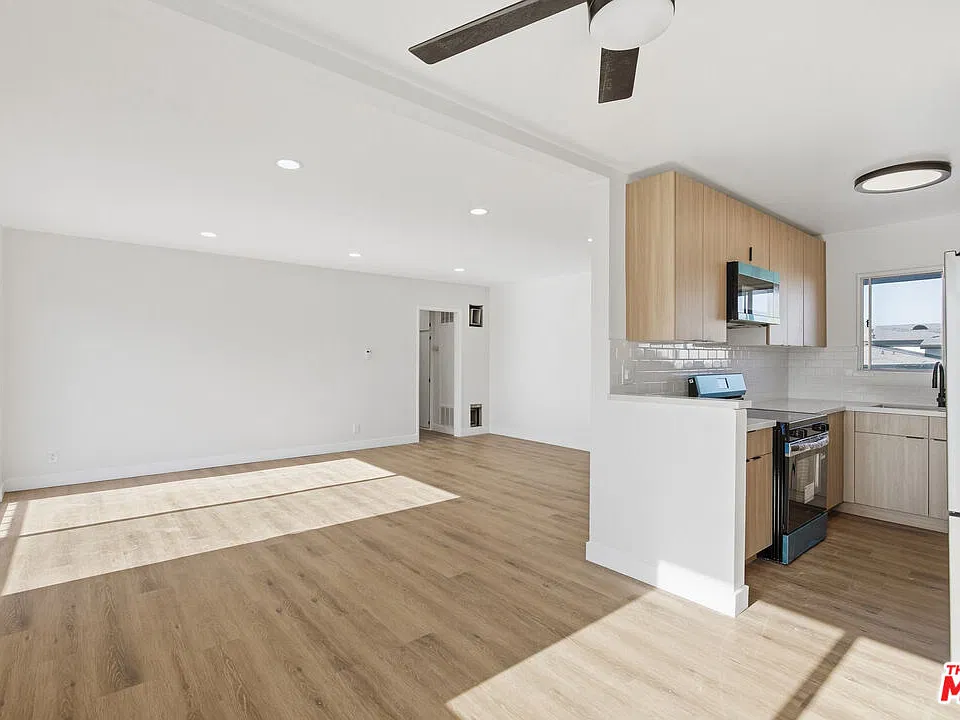 3401 Ocean Park Blvd #201