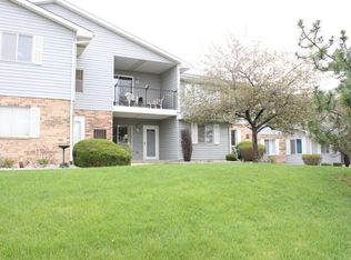 1225 Sunnyslope Dr, Racine, WI 53406