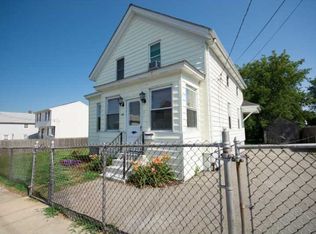 194 Mount Hope Ave, Fall River, MA 02724