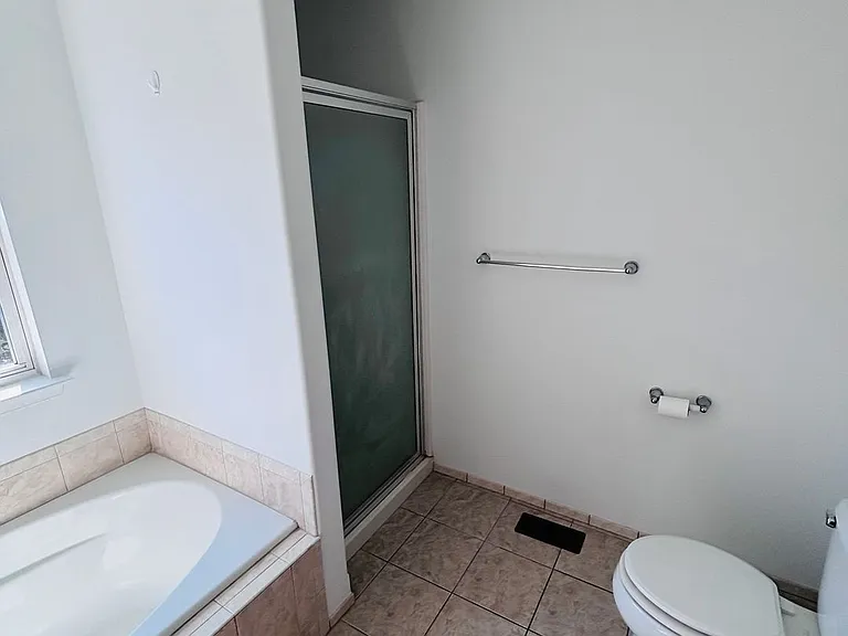 1011 King Way — Photo 9
