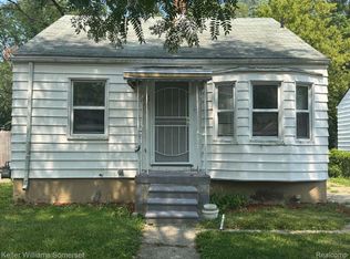 18941 Elkhart St, Harper Woods, MI