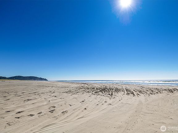 2nd image of 1210 32nd Street