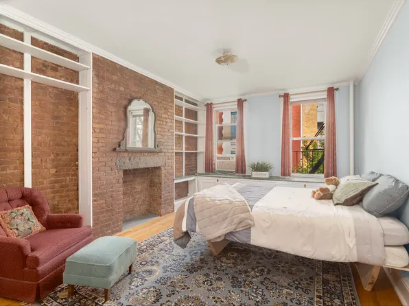 616 East 9th Street 4W image 1 of 19