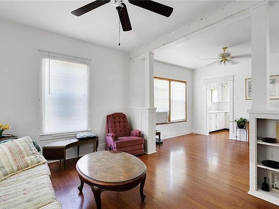 2nd image of 423 Kentucky Ave