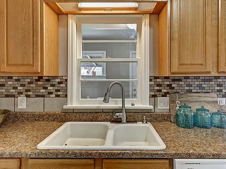 1215 Berkley Ave — Photo 23