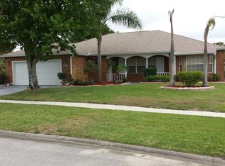 398 NE Camelot Dr, Pt Saint Lucie, FL 34953