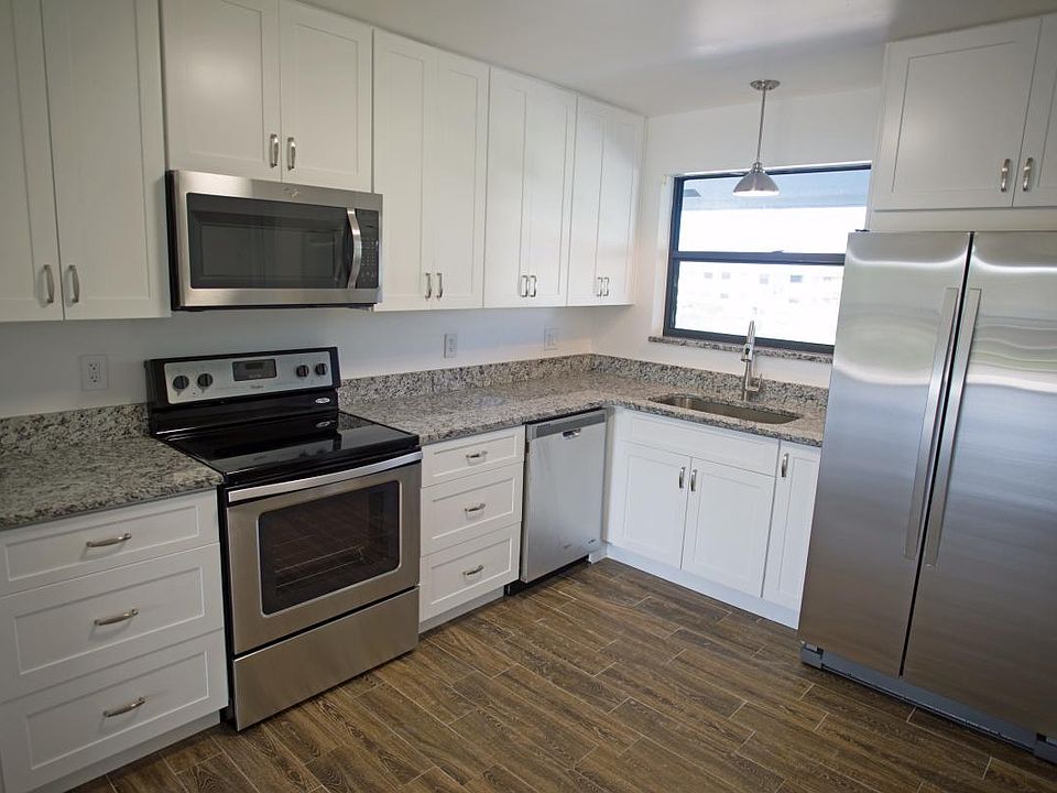 1st image of 1250 SE Parkview Pl APT C8