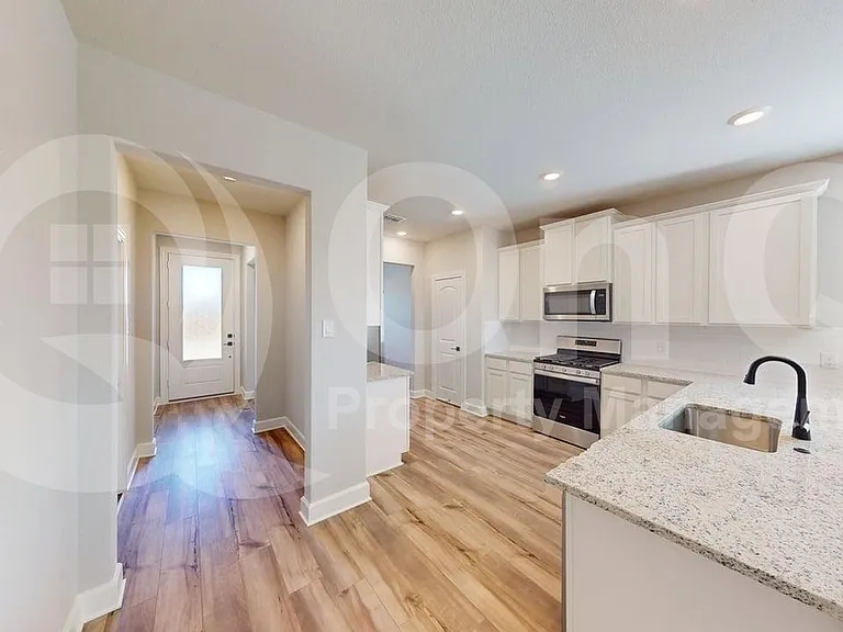 1913 McKee Ct — Photo 5