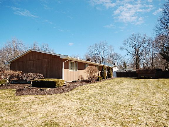 2nd image of 365 Woodview Dr