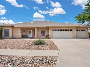 8700 Camino Osito NE, Albuquerque, NM 87111