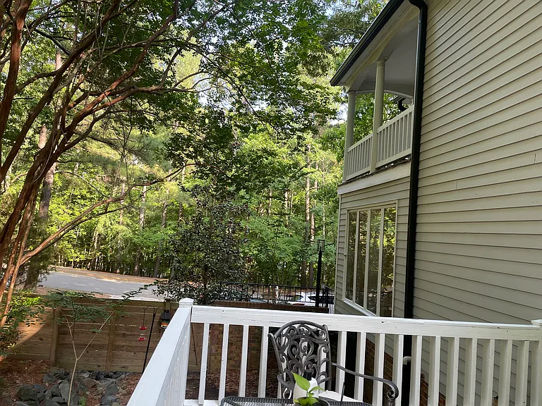 620 Arlington St — Photo 17