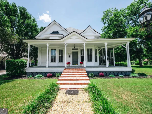 45 N Kennedy St, Metter, GA 30439
