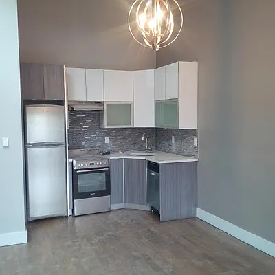 Rented by Space Link Realty | media 63