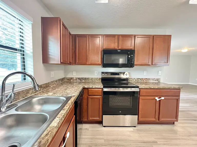 2664 Rotherham Rd — Photo 12